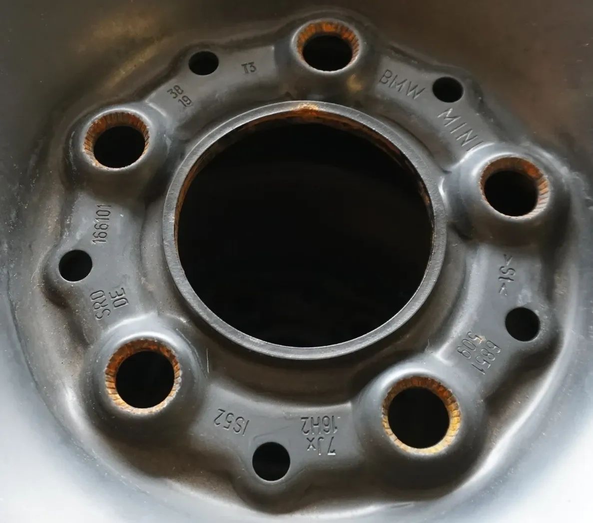 Original BMW 1er F40 2er F44 Felgen Winterräder Winterreifen 205 55 R16 2020 8mm Detail view 2