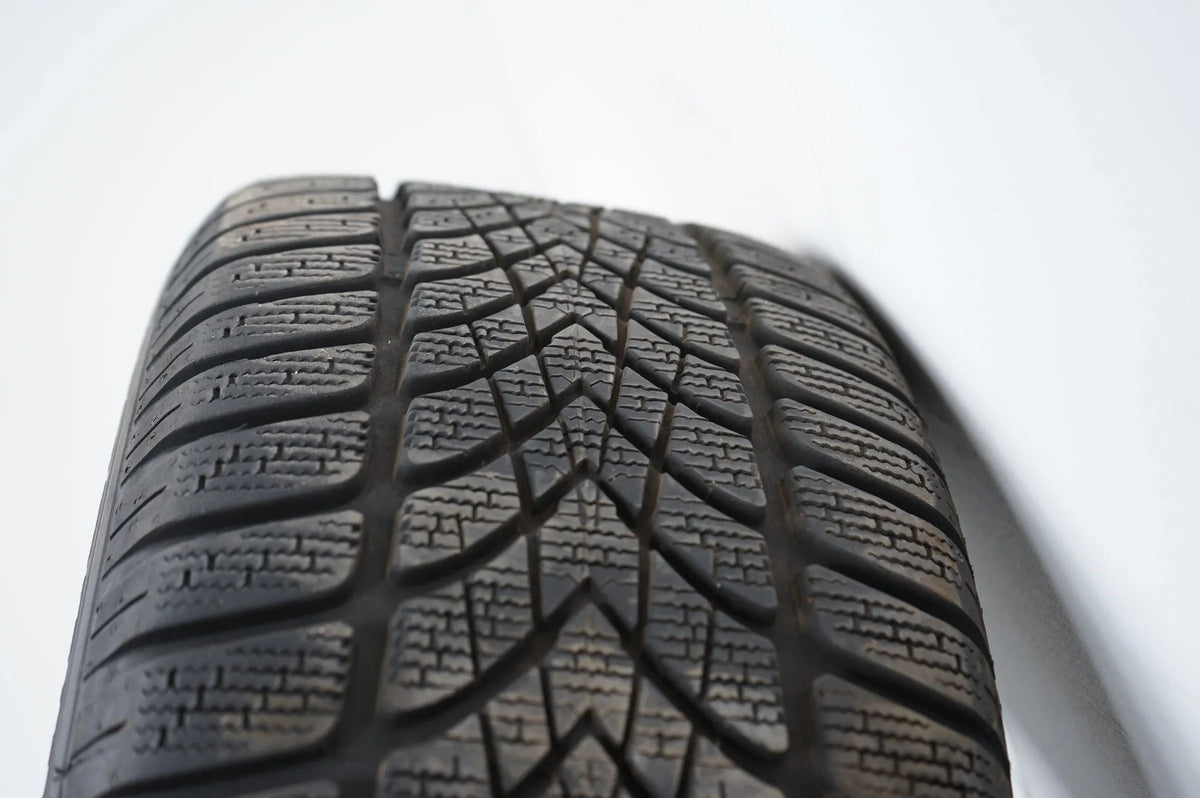 Audi A4 8W B9 Winterräder Winterreifen 225 50 17 Zoll 8W0601025P Vue détaillée 11
