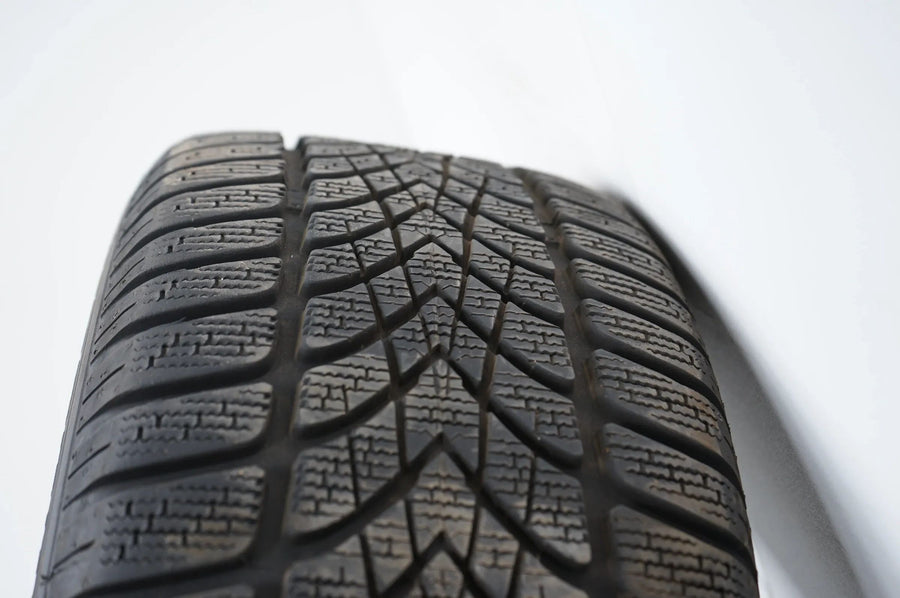 Audi A4 8W B9 Winterräder Winterreifen 225 50 17 Zoll 8W0601025P