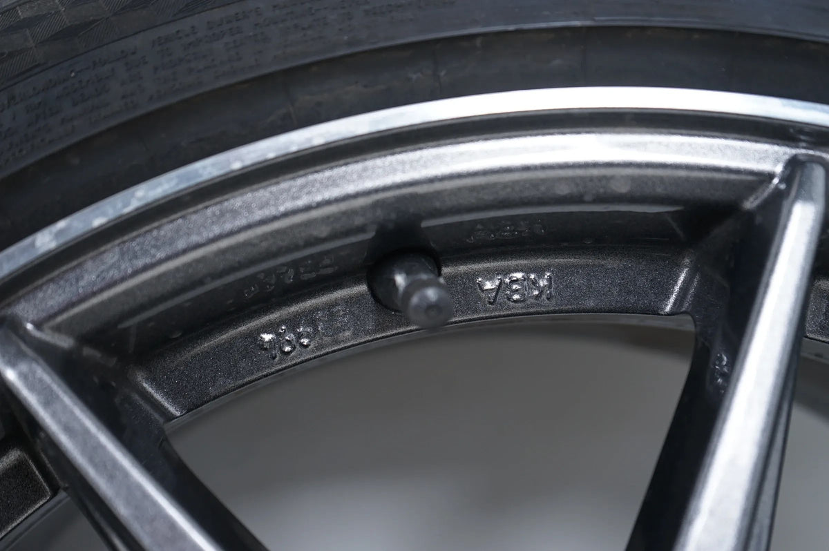 Volkswagen VW Touran 2 Summer Wheels Summer Tires 215 45 18 Inch Detailansicht 12