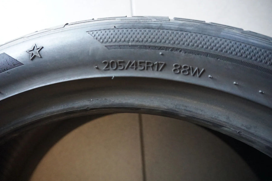 1 X 205 45 R17 88W Sommerreifen Hankook Ventus S1 Evo3 * 2021 6mm