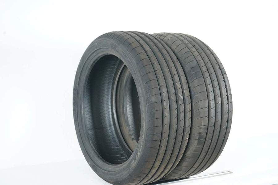 2 pneus été de démonstration Goodyear 225/45/19 pouces DOT23 BMW*