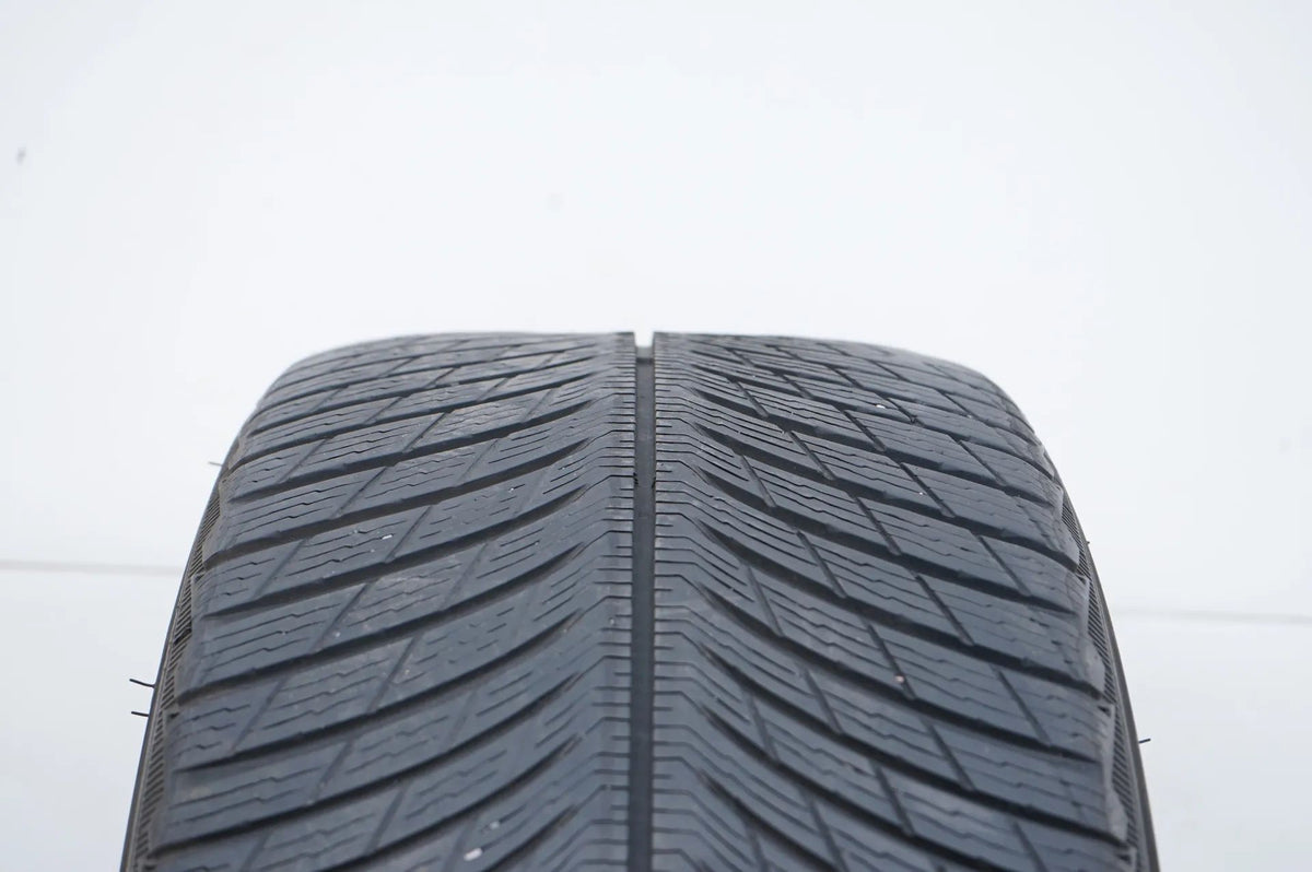 1 pneu hiver Michelin 255/45/20 pouces, profondeur d'environ 4 mm, homologué BMW DOT21* Vue détaillée 4