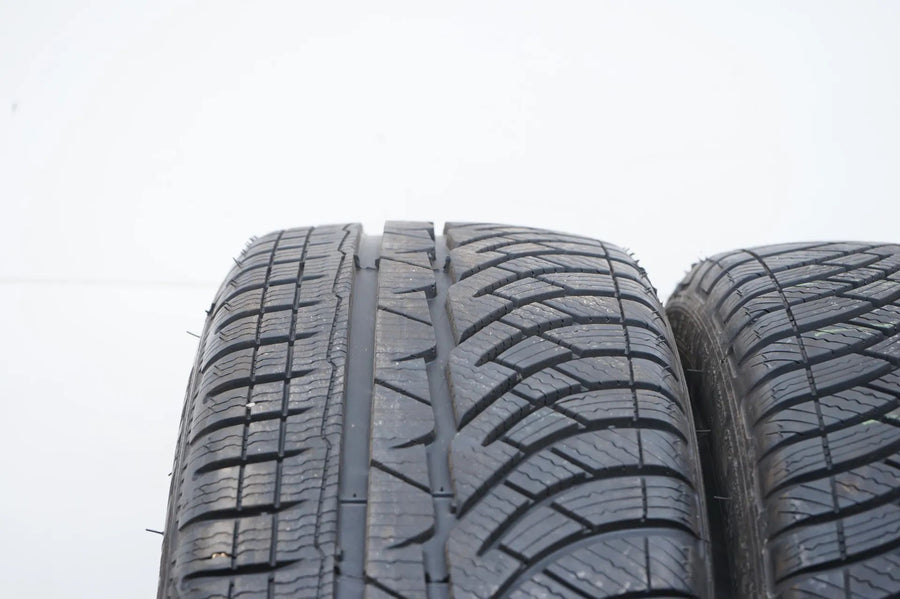 2x Michelin winter tires 215 45 18 inch DOT21 approx. 7mm tread depth MO