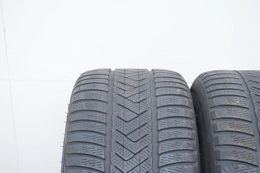 2x Winterreifen 275 40 18 Zoll Pirelli ca.4 mm DOT19 MO