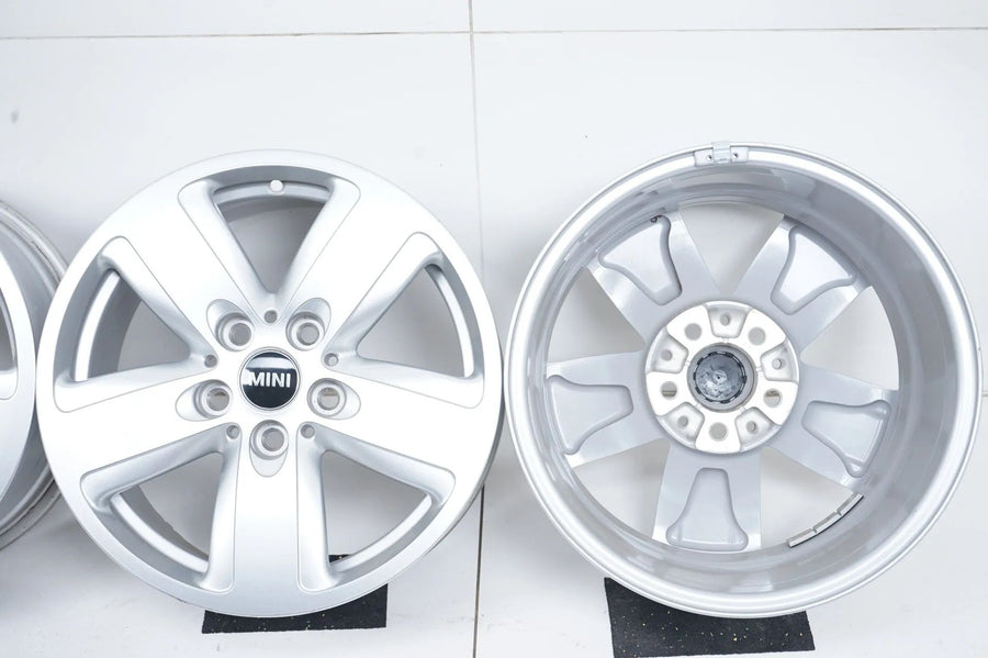 4 x MINI Clubman F54 hliníkové disky 16 palců 517 6856043 7J ET52