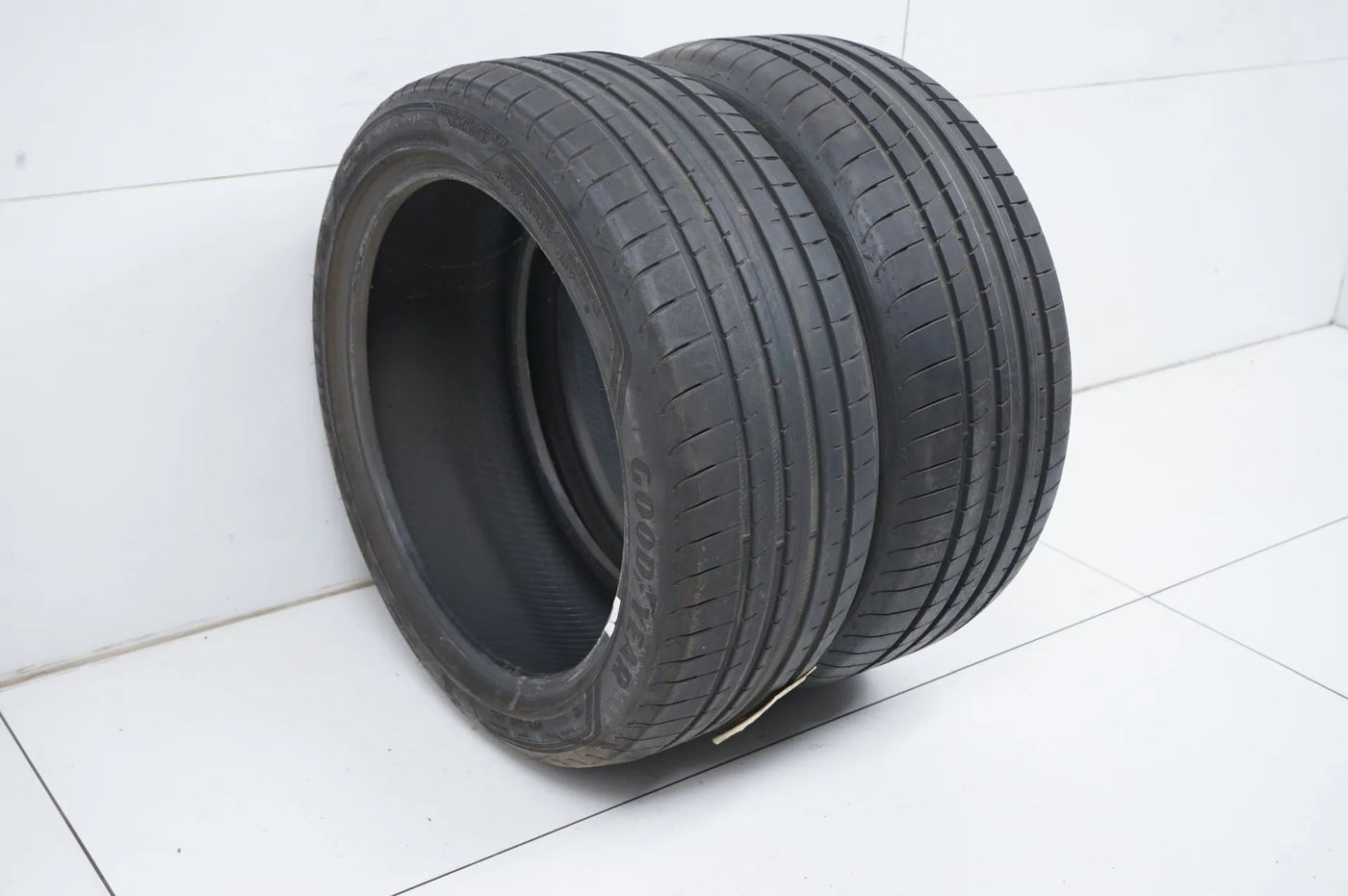 2 x Goodyear summer tires 225/45 R18 DOT18 approx. 5-6mm tread depth BMW* RFT