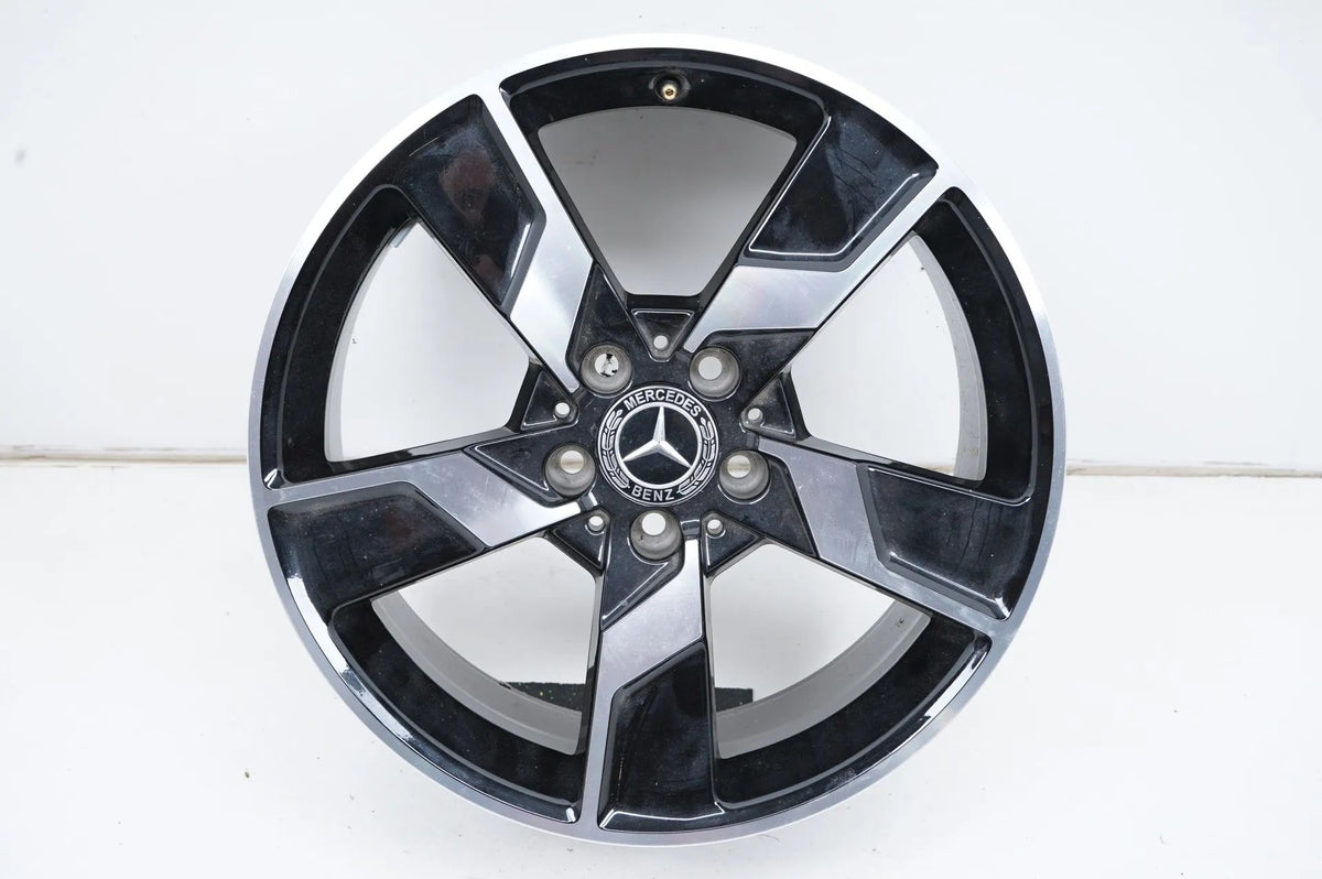 1 x Mercedes třídy E W212 hliníkový disk 18 palců A2124013502 9J