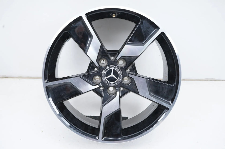 1 x Mercedes třídy E W212 hliníkový disk 18 palců A2124013502 9J