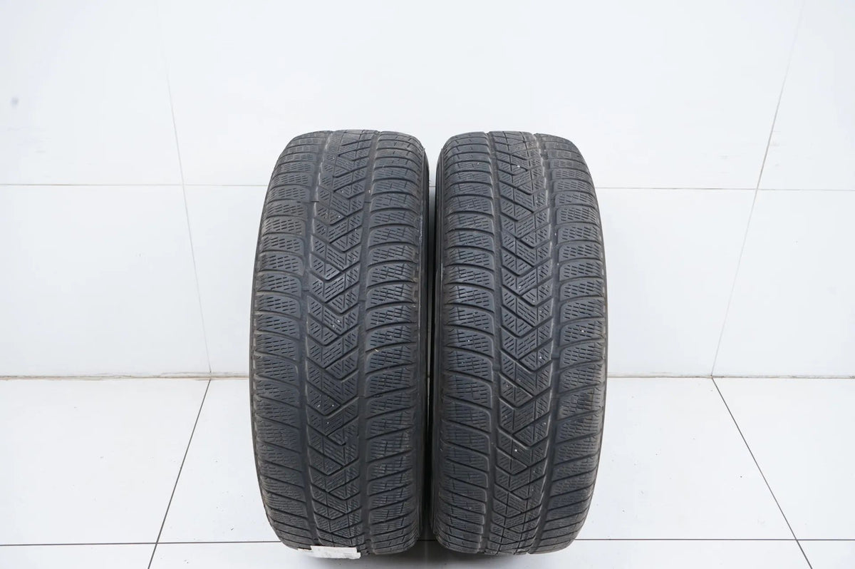 2x Winterreifen Pirelli 235 65 17 Zoll DOT20 MO ca.3 mm Detailansicht 2