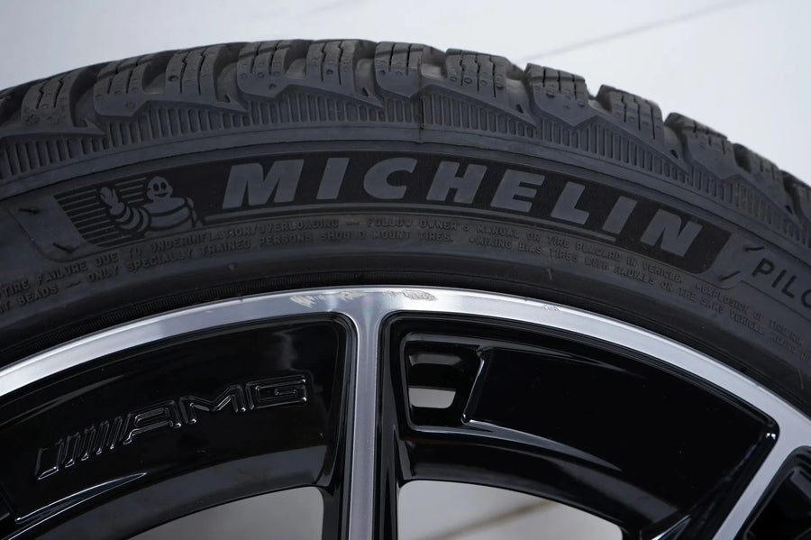 Roues et pneus hiver Mercedes CLA35 C118, dimensions 235/40/18 pouces