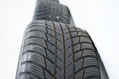 Wie Neu Audi Q2 81A Winterräder Winterreifen 215 55 17 Zoll 8mm 81A601025C