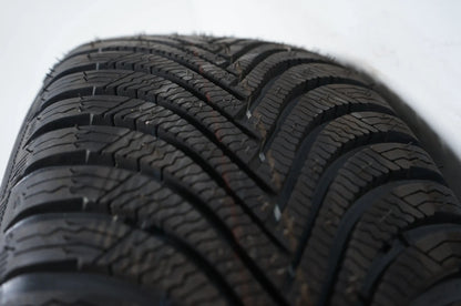Audi Q2 81A Winterräder Winterreifen 215 55 17 Zoll 8mm 81A601025C