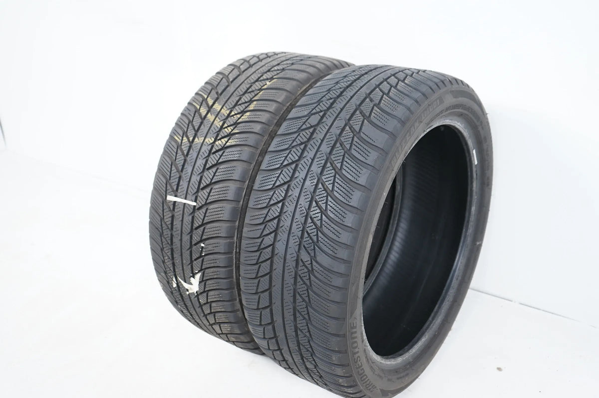 2 x Winterreifen Bridgestone LM 001 225 45 18 Zoll DOT23 ca.5 mm Vue détaillée 3