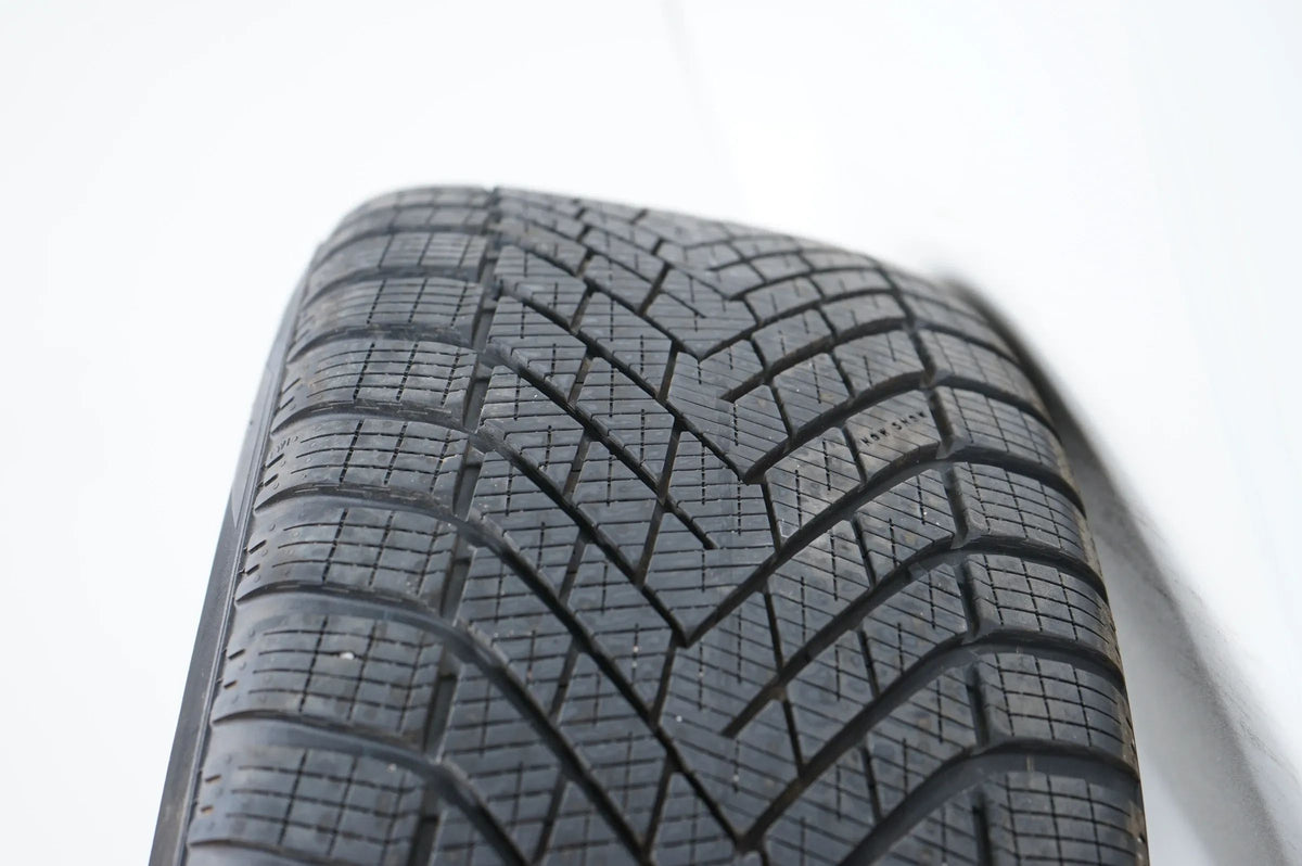 Audi Q5 GU 8MA Alufelgen Winterreifen Winterräder 255 45 20 Zoll 8MA601025G Vue détaillée 11