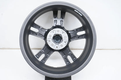1 x originální BMW řady 1 řady 2 F44 F40 hliníkový disk 18 palců 556M 8053524