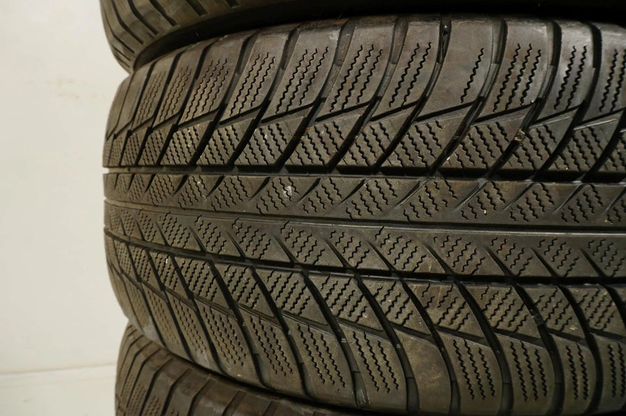 4 x Winterreifen Bridgestone 245 50 19 Zoll  DOT19 ca.4-5mm BMW