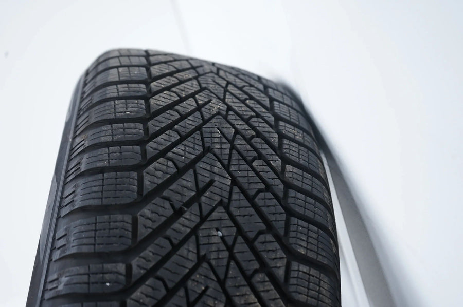 Ford Jaguar Volvo ruote invernali pneumatici invernali 205 60 16 pollici 5x108