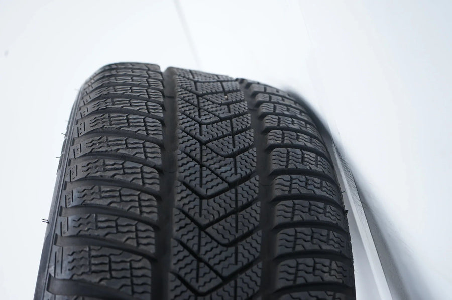Mercedes Classe E W213 Jantes hiver Pneus hiver 245 40 19 pouces
