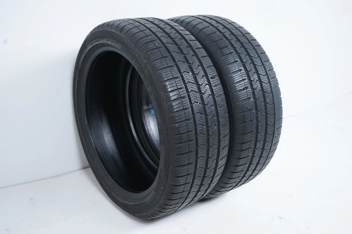 2 x Winterreifen Vredestein 205 45 17 Zoll DOT17 ca.6mm