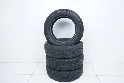 4 x Winterreifen 205 55 17 Zoll Hankook  DOT20 ca.5-6 mm MO