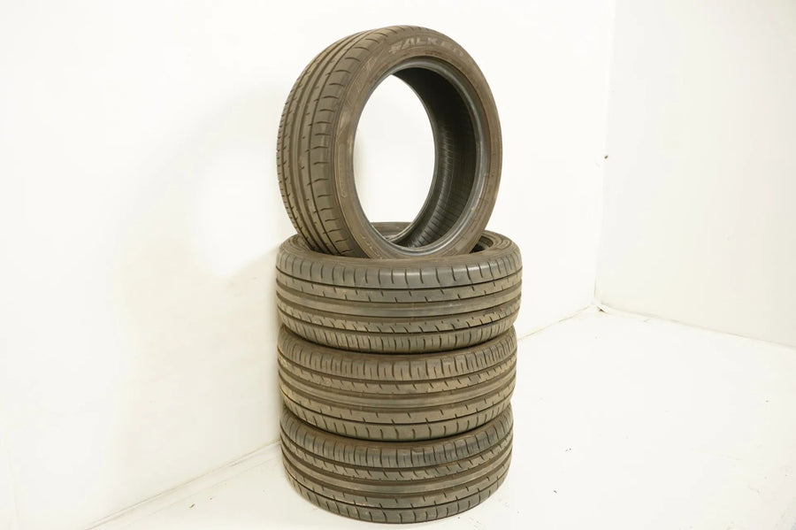4 pneus été Falken DOT18 215/50/18 pouces, profondeur de sculpture d'environ 6 mm