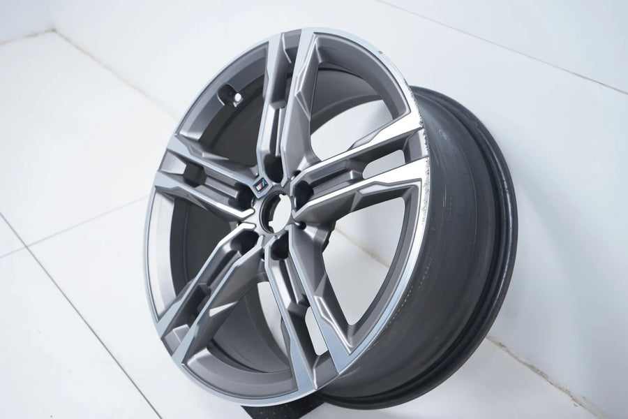 1 x originální BMW řady 1 řady 2 F44 F40 hliníkový disk 18 palců 556M 8053524