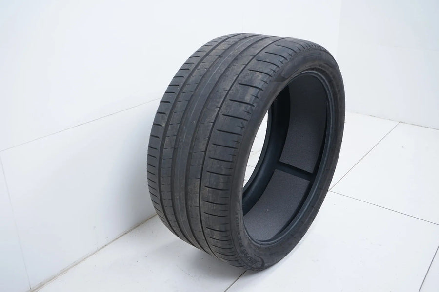 1x summer tire Pirelli P Zero 325 35 22 inch MO DOT22 approx. 4mm
