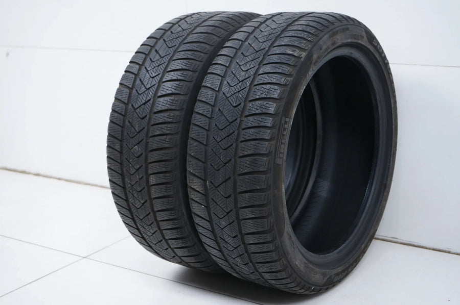 2 x Pirelli winter tires 225/45 R18 inch DOT21 approx. 4mm MO RFT