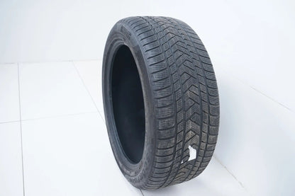1 x Winter tire 275 45 21 inch Pirelli approx. 4 mm tread depth DOT16 MO