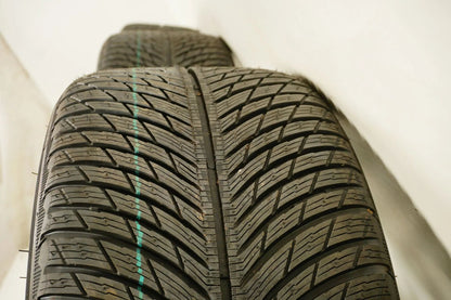 Pneus et jantes hiver neufs pour BMW M5 F90, dimensions 265/40/19 pouces, norme 705M.