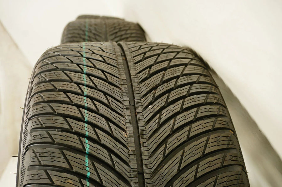 Pneus et jantes hiver neufs pour BMW M5 F90, dimensions 265/40/19 pouces, norme 705M.