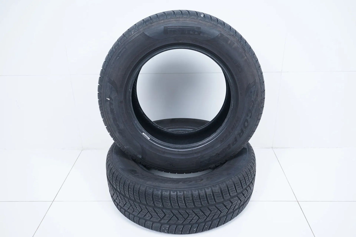 2x Winterreifen Pirelli 235 65 17 Zoll DOT18 MO ca.5 mm Detailansicht 3