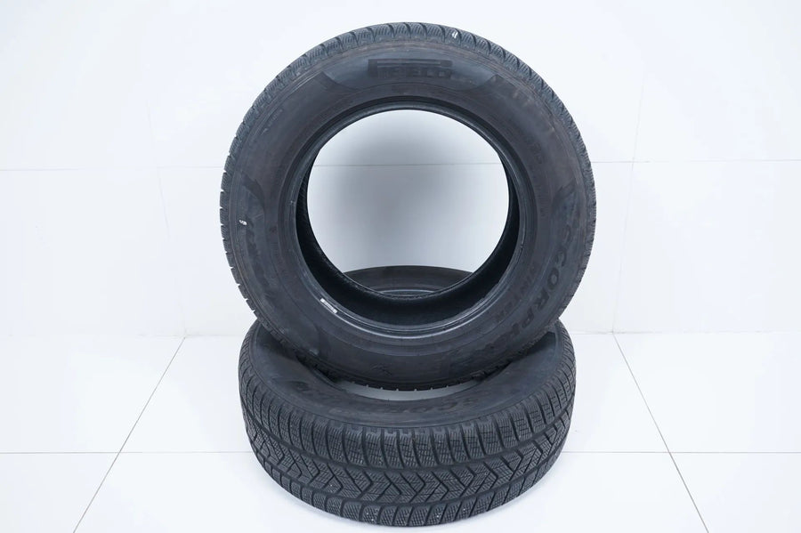 2x Winterreifen Pirelli 235 65 17 Zoll DOT18 MO ca.5 mm