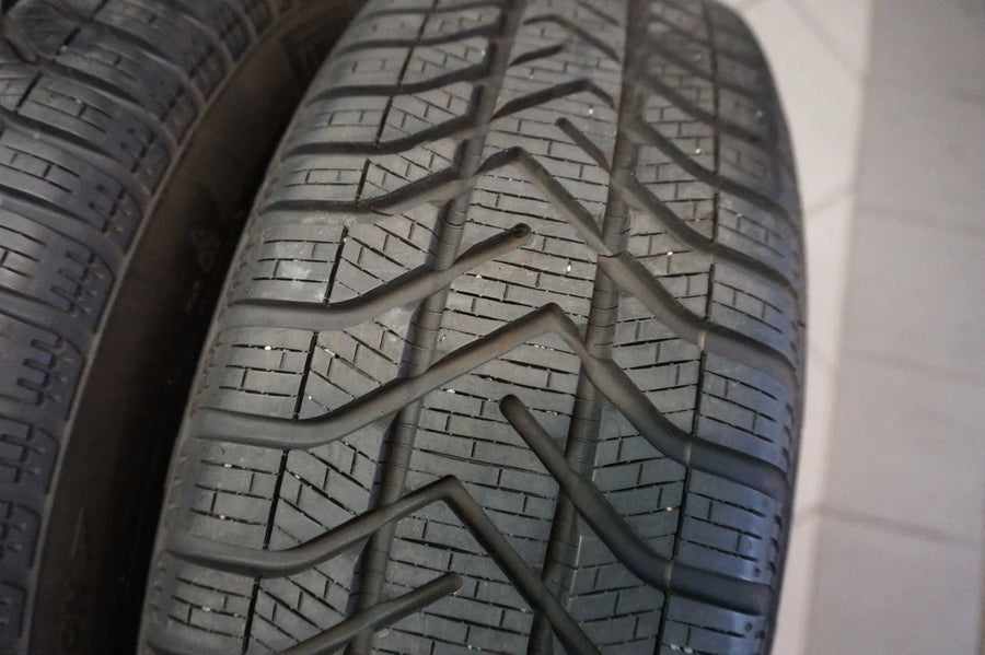 Original BMW 1er F40 2er F44 Alufelgen Winterräder Winterreifen 195 55 R17 7mm