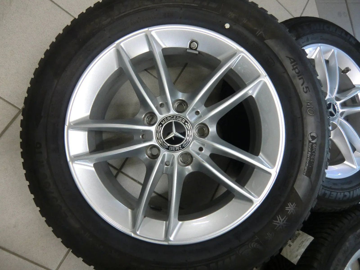 Jantes en aluminium, pneus hiver, roues hiver d'origine Mercedes Classe A W177, Classe B, CLA Detailansicht 2