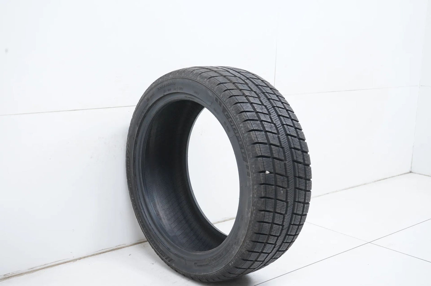 1 x Winterreifen Cooper 225 45 18 Zoll DOT20 ca.7 mm