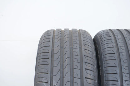 2 pneus été Pirelli DOT18 235/55/18 pouces, profondeur de sculpture d'environ 6 mm.