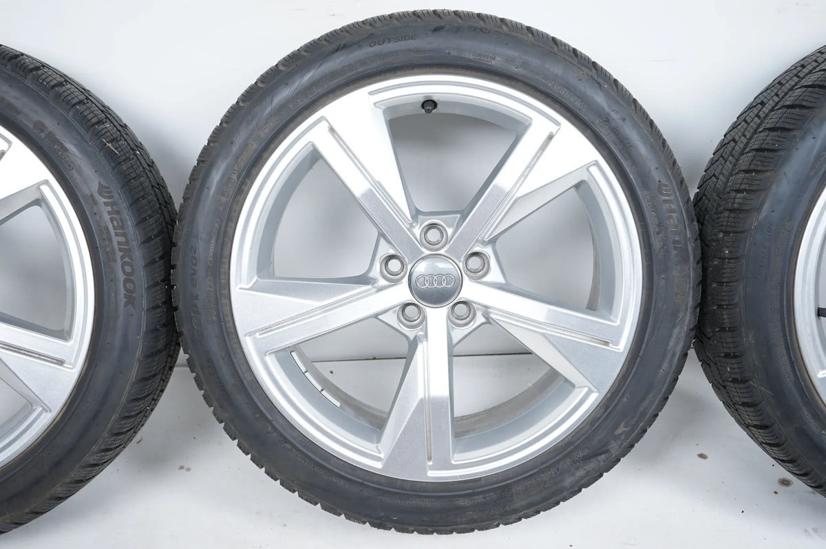 Audi A1 GB Winterräder Winterreifen 215 45 17 Zoll 6mm 82A601025G Detail view 4