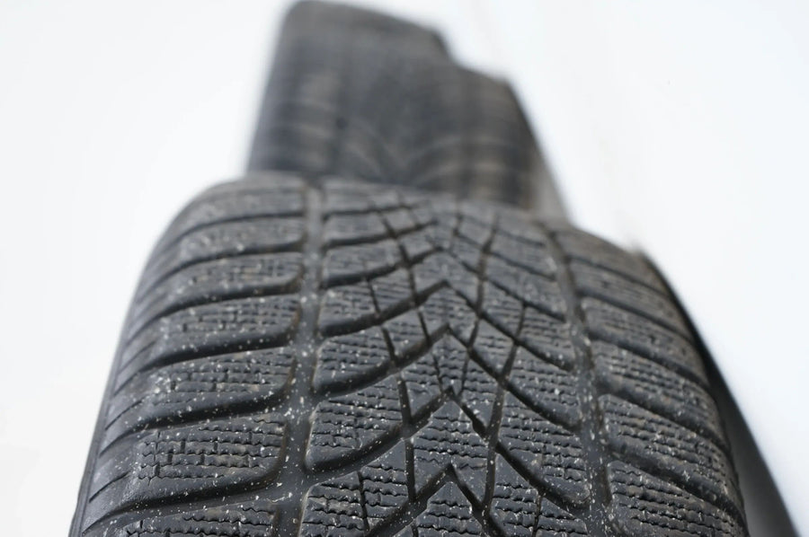 Audi A4 8W B9 Winterräder Winterreifen 225 50 17 Zoll 8W0601025P