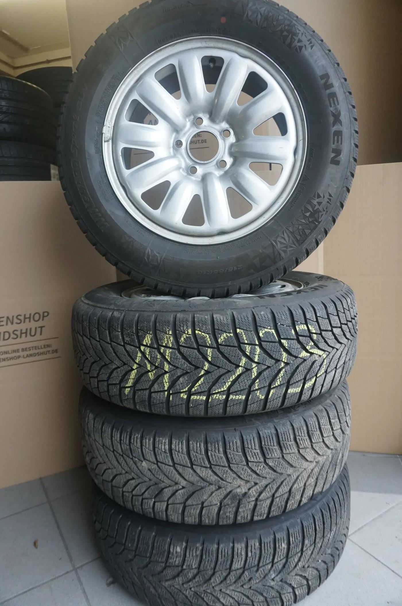 Dacia Duster 2 Felgen Stahlfelgen Winterräder Winterreifen 215 65 R16 2022 7mm