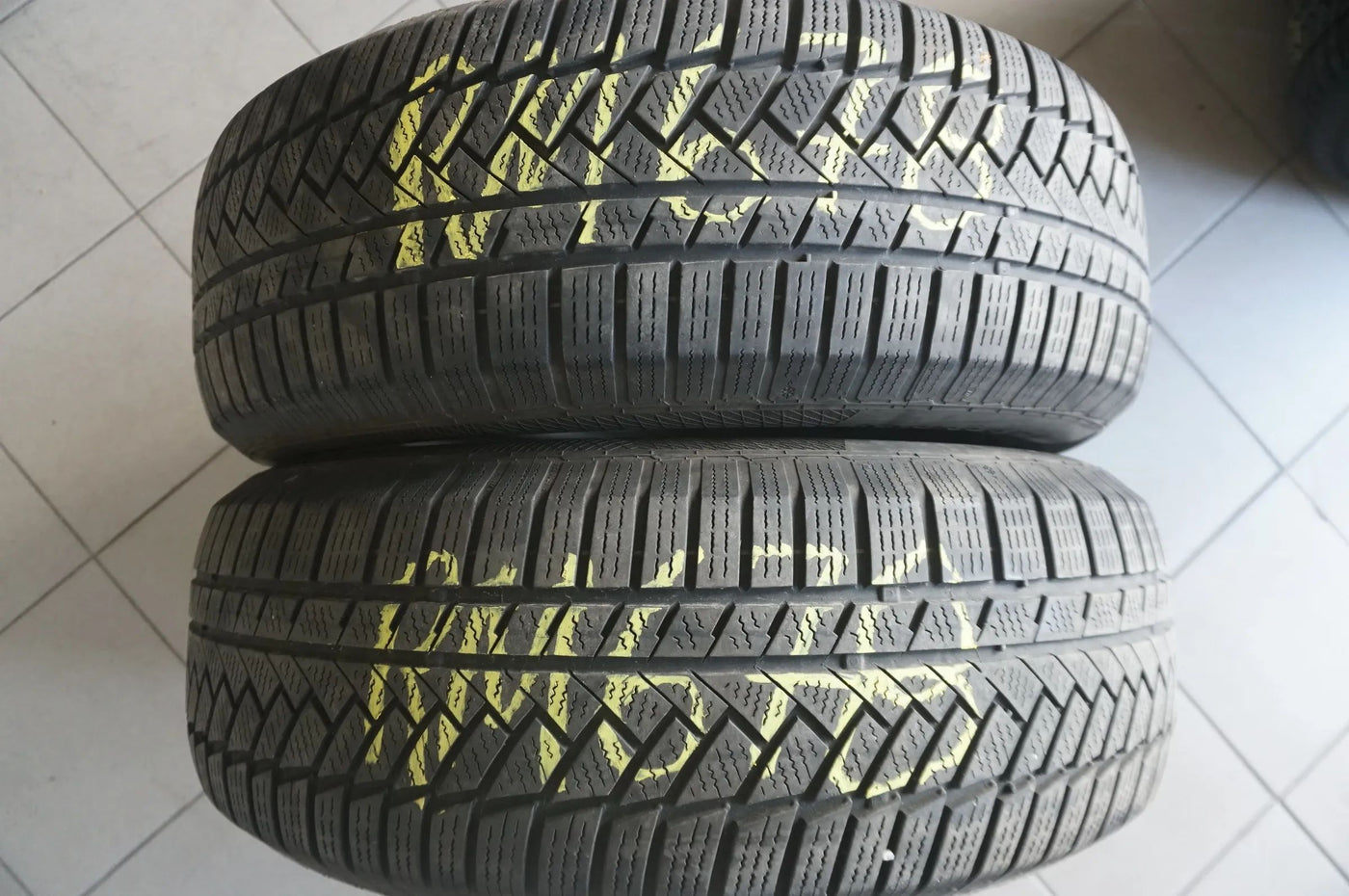 2 X 235 65 R17 104H Winterreifen Continental WinterContact TS850P AO 2016 4mm