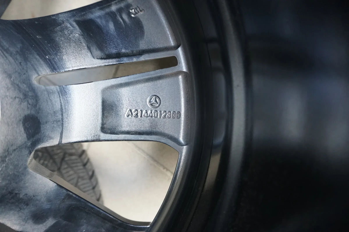 Original Mercedes E-Klasse W214 S214 Alufelgen Winterreifen 245 45 R19 Zoll Detailansicht 6