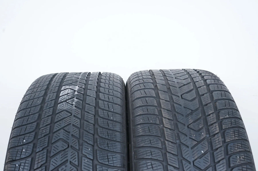 2x pneus hiver Pirelli Scorpion 285 45 22 pouces DOT21/20 env.5mm MO