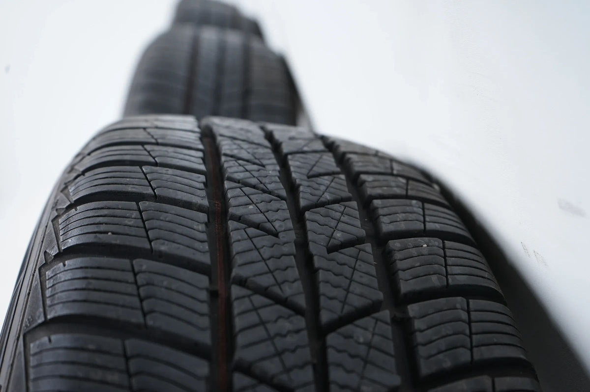 VW Volkswagen unbekannt Winterräder Winterreifen 215 60 16 Zoll Detailansicht 8