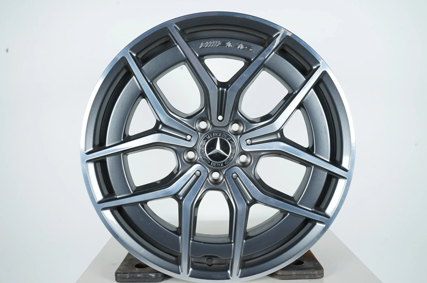 1 x Mercedes E Klasse W213 AMG Alufelge 19 Zoll A2134016600 9J