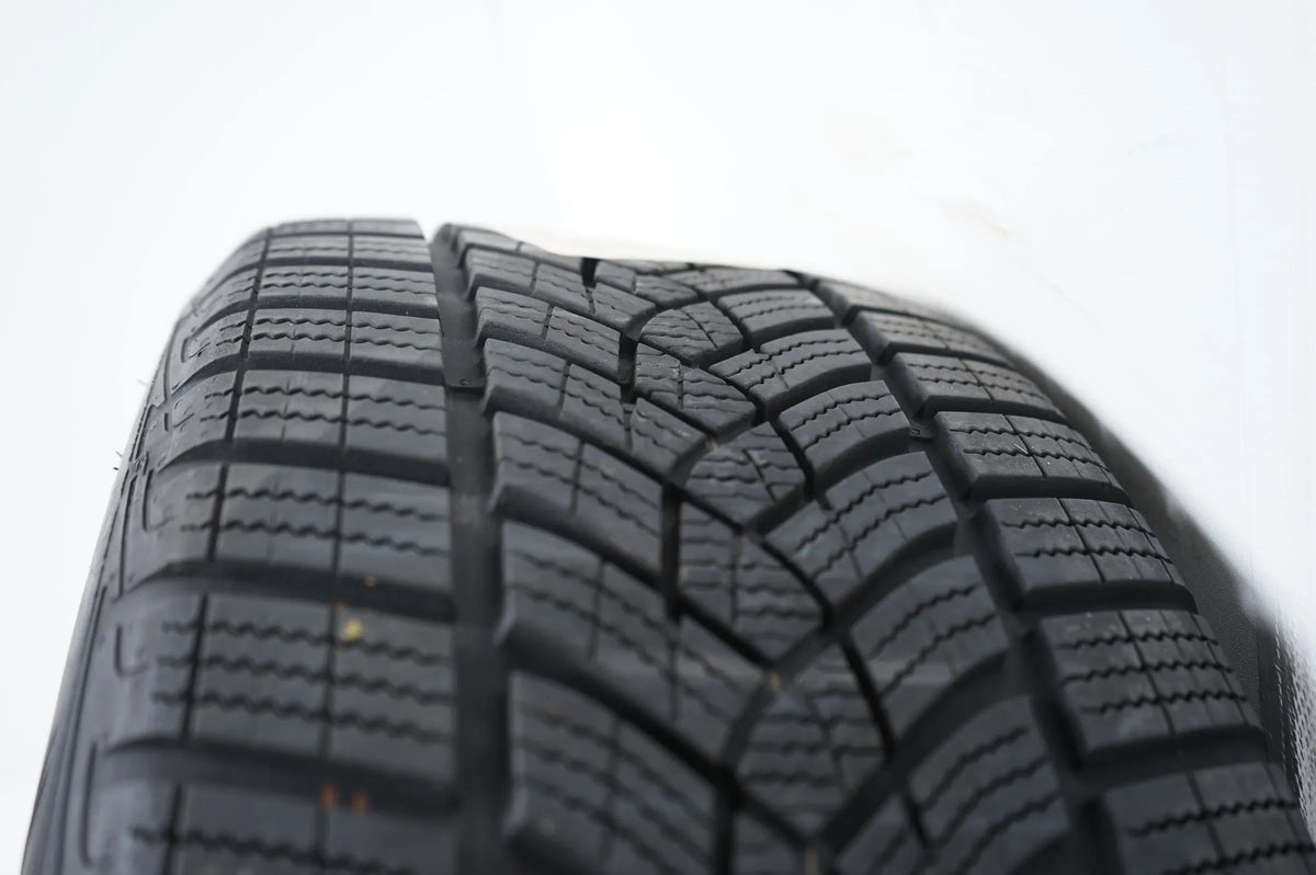 Mercedes C Klasse W206 Winterräder Winterreifen 225 45 18 Zoll A2064016200 Vue détaillée 11