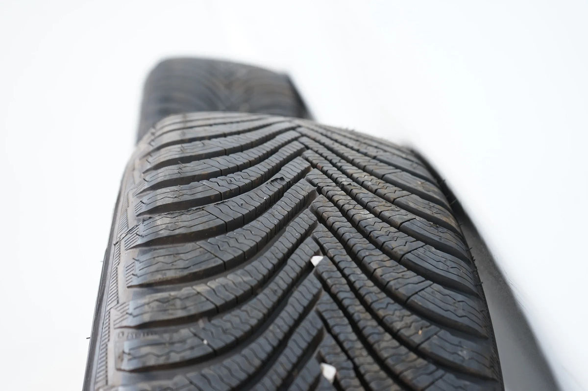 Wie Neu Audi Q2 81A Winterräder Winterreifen 215 55 17 Zoll 8mm 81A601025C Vue détaillée 10