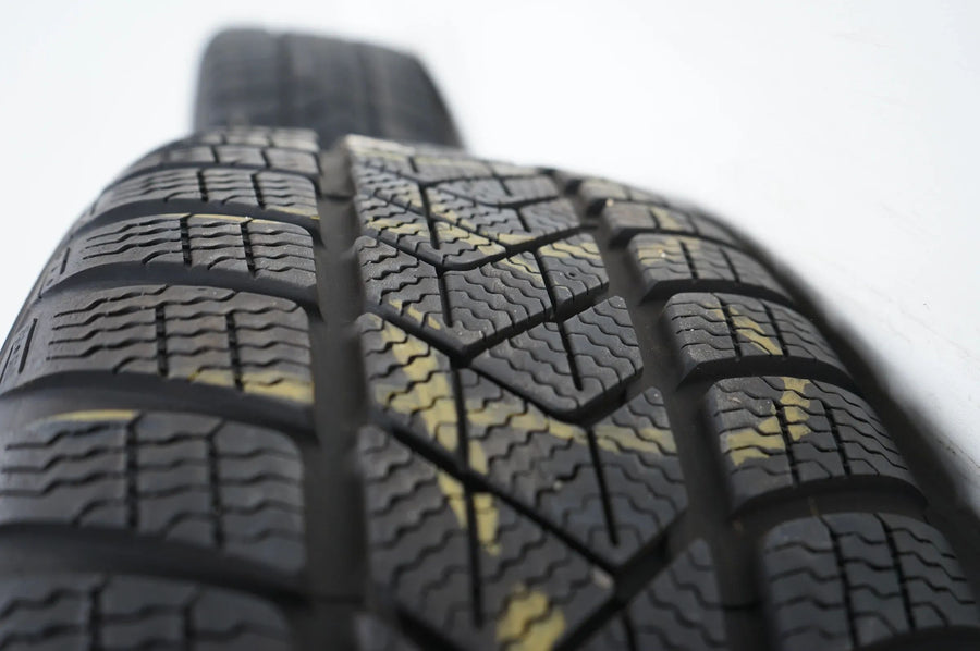 Mercedes A B Klasse W177 B247 Winterräder Winterreifen 18 Zoll