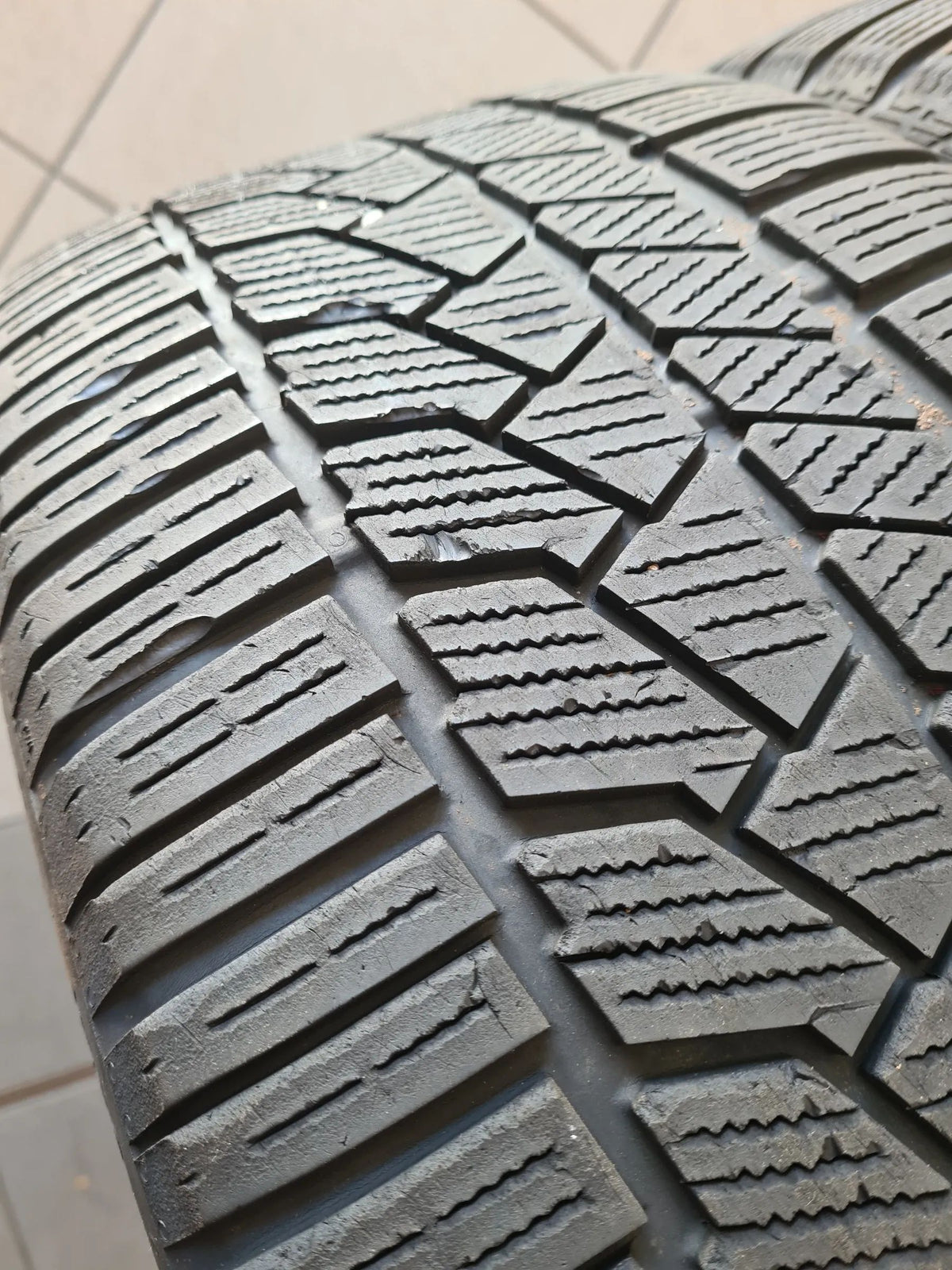 Original Mercedes E-Klasse W214 S214 Alufelgen Winterreifen 245 45 R19 Zoll Vue détaillée 14